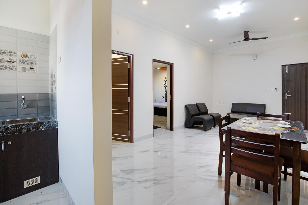 Crystal Lake Suites Coimbatore Exterior photo
