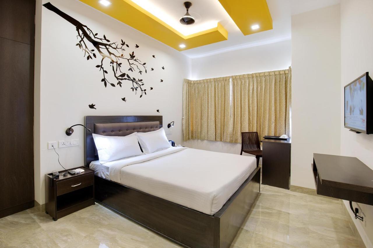 Crystal Lake Suites Coimbatore Exterior photo