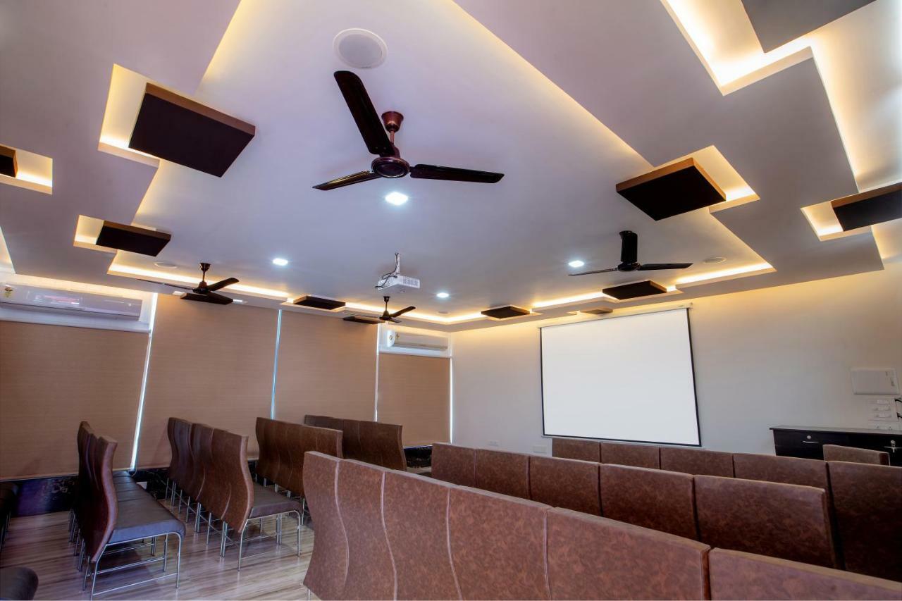 Crystal Lake Suites Coimbatore Exterior photo